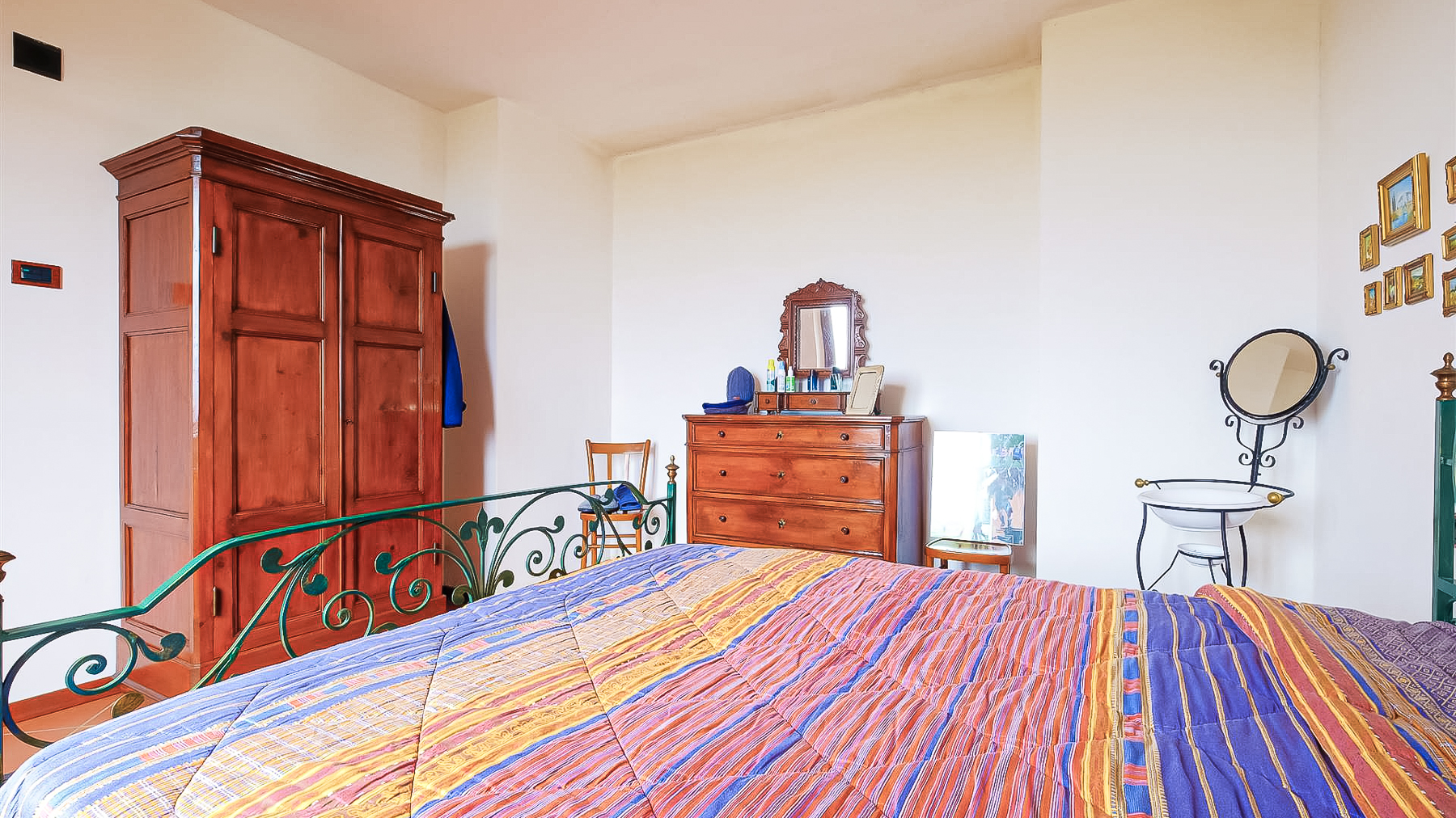 Big Image 35