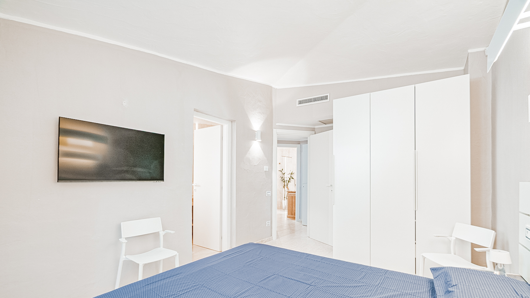 Big Image 12