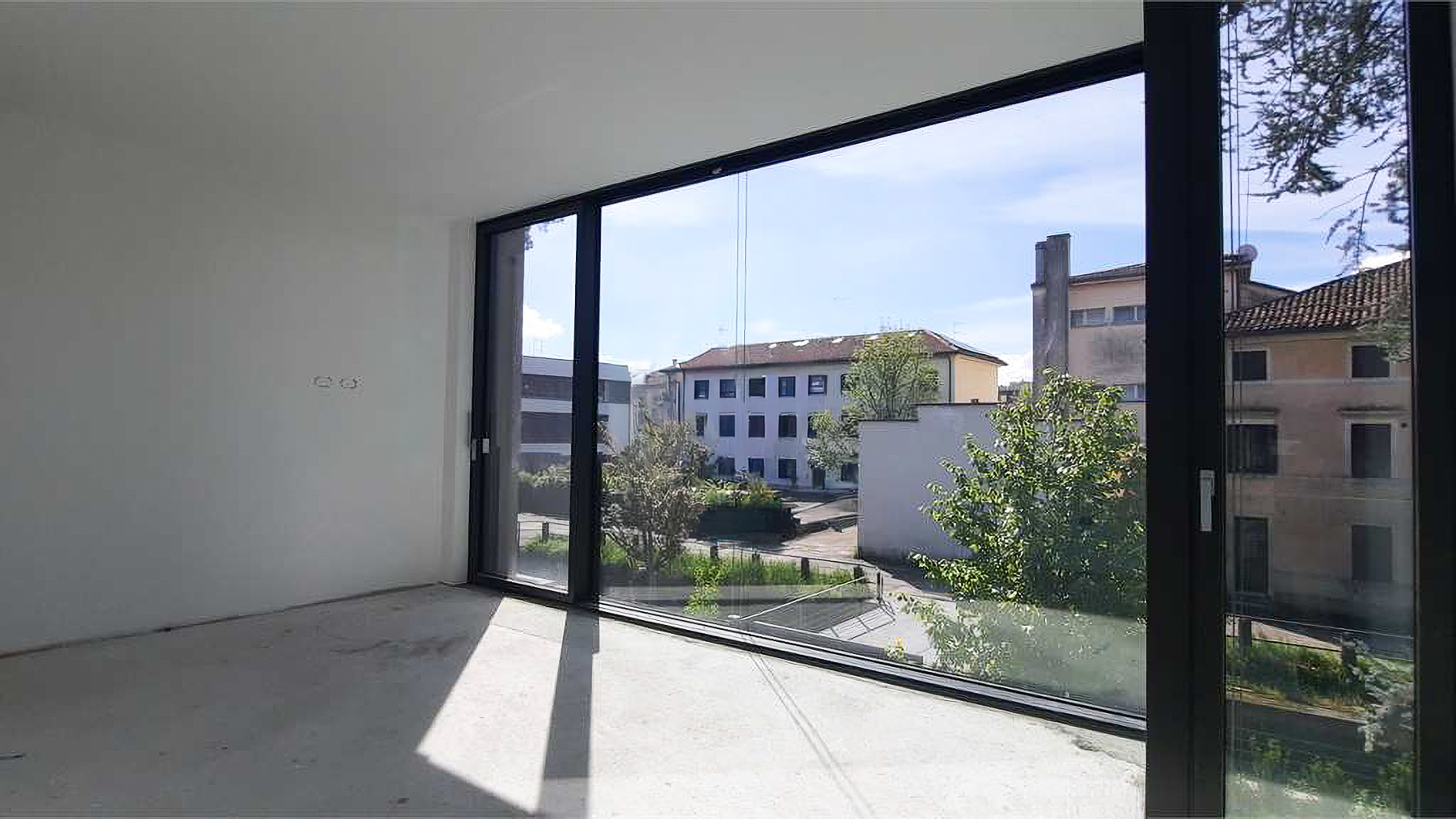 Big Image 14
